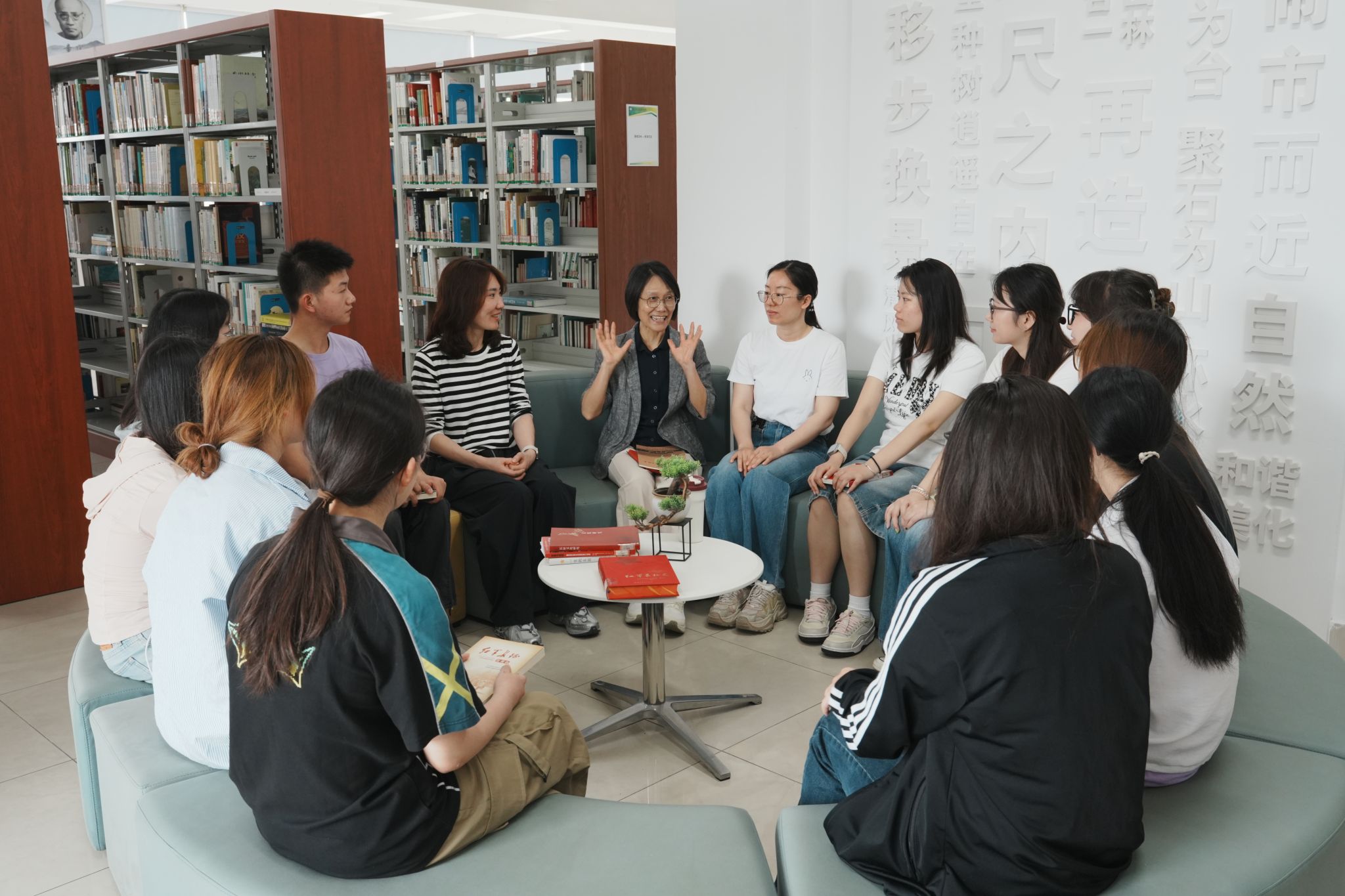 老教师等“五老”人员育人优势