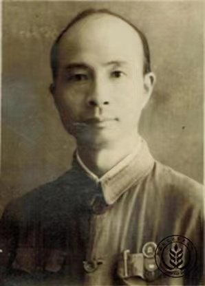 日本留学回国任教于省立第二农校和福建